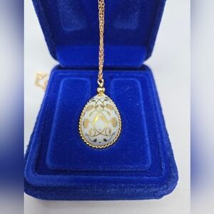 Vintage Franklin Mint Flowers Of Spring Bisque Easter Egg Necklace 12k Chain